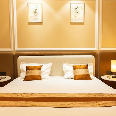 Bed and Breakfast Omaxe Hazratganj , Khusi Mahal Lakhnaú Exteriér fotografie