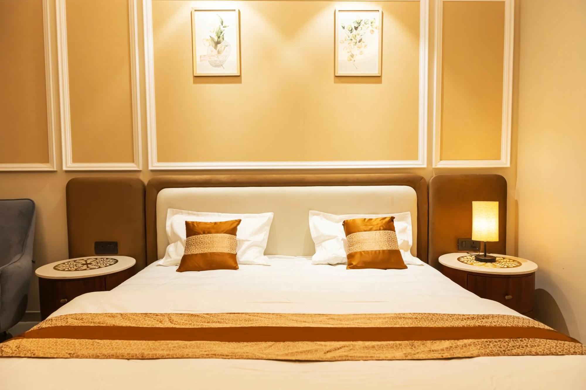 Bed and Breakfast Omaxe Hazratganj , Khusi Mahal Lakhnaú Exteriér fotografie